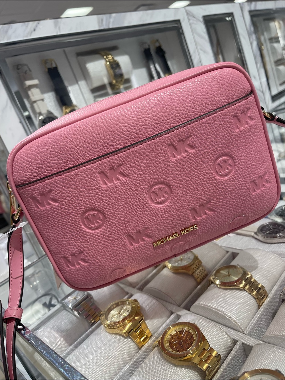 Michael Kors Jet Set Travel Lg Logo Debossed EW Camera Crossbody
Carnation
NWT - Picture 13 of 16